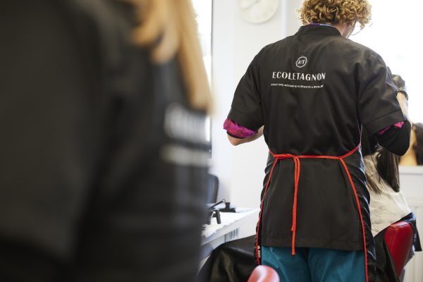 Coiffeur(euse) Professionnel(le) de la Coiffure (Hair Stylist / Hairdresser) / Barber - Cycle Long – Image 19
