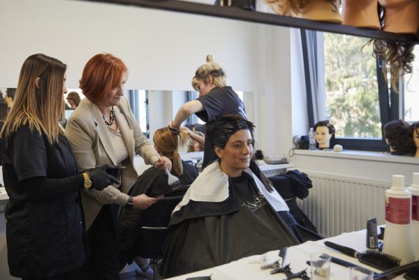 Coiffeur(euse) Professionnel(le) de la Coiffure (Hair Stylist / Hairdresser) / Barber - Cycle Long – Image 9